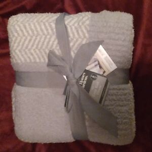 Brand New Plaid Throw Blanket